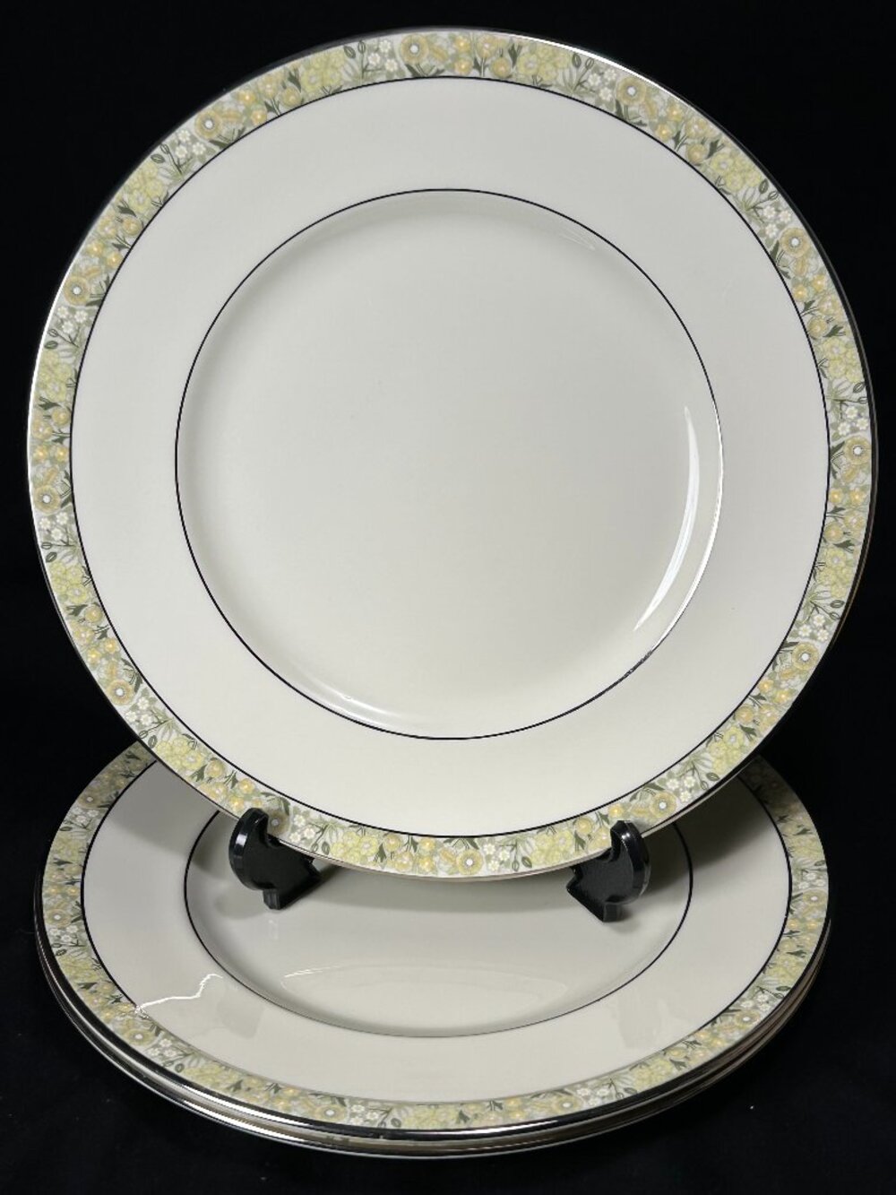 3 beautiful dinner plates. Minton UK Wimbledon